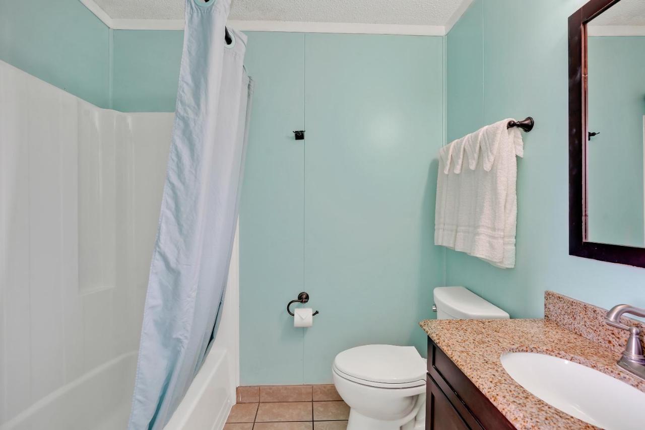 Admiral'S Quarters Motel Kure Beach Dış mekan fotoğraf